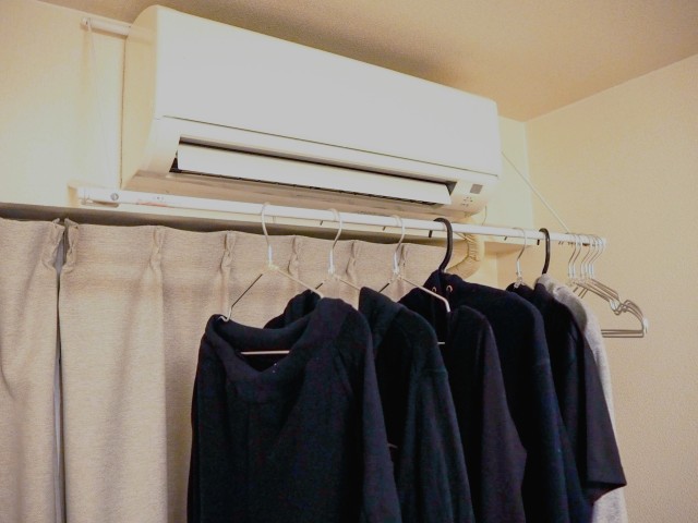エアコンハンガー