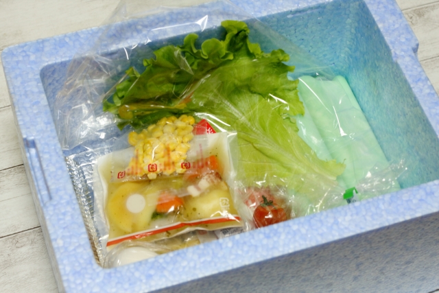 食材の宅配箱