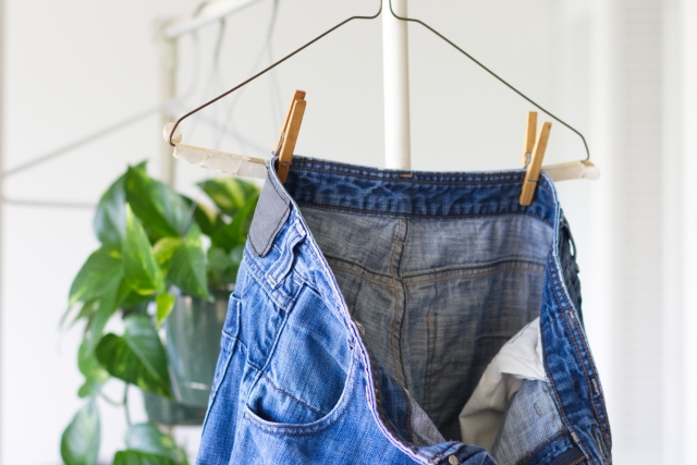 デニムの部屋干し