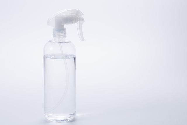 水の入った霧吹き