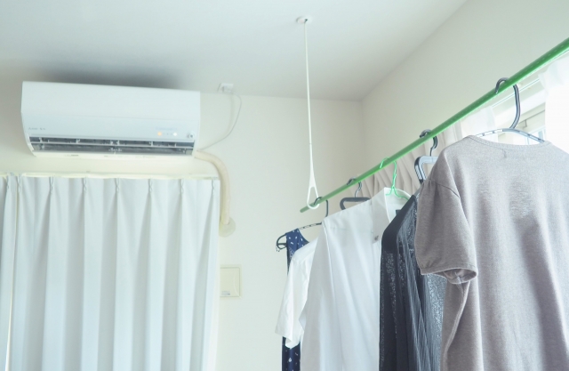 エアコンで部屋干し