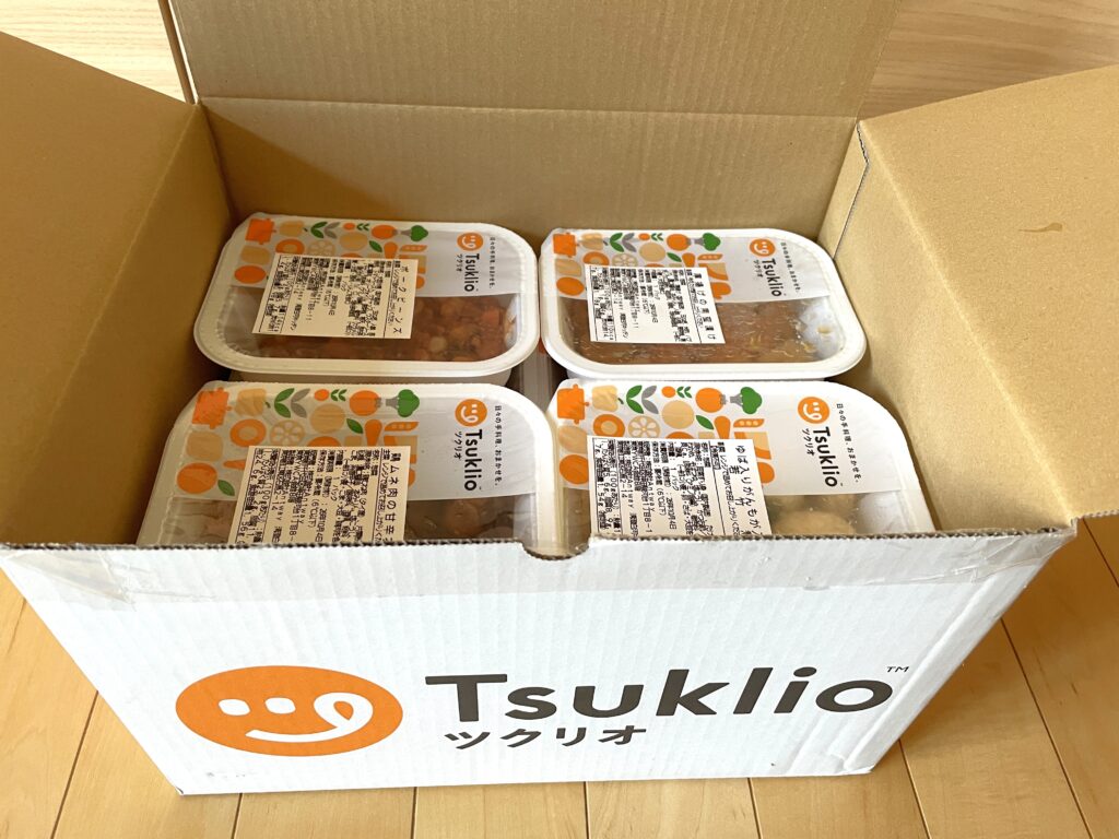 段ボールに入ったツクリオの商品